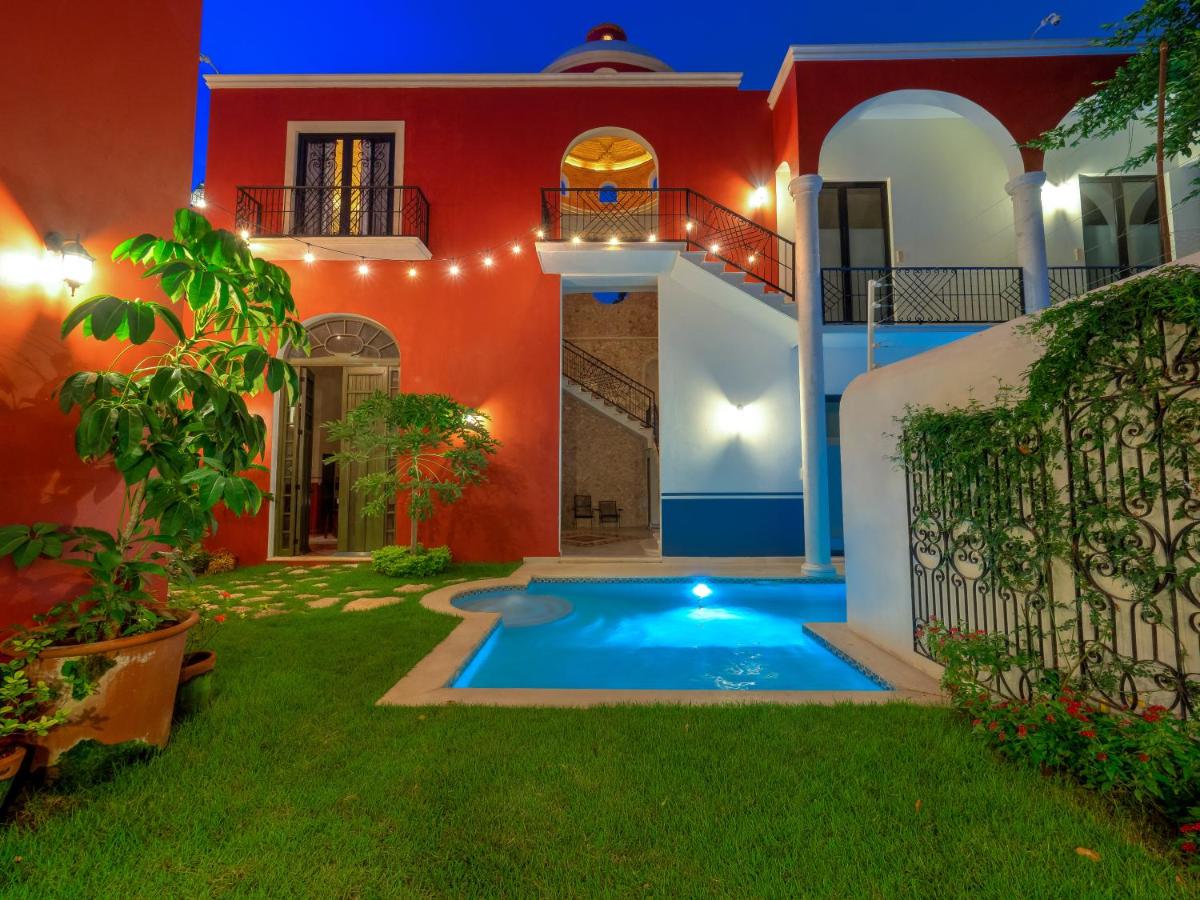 Casona Sirenas, a family home in historical Merida - Housity