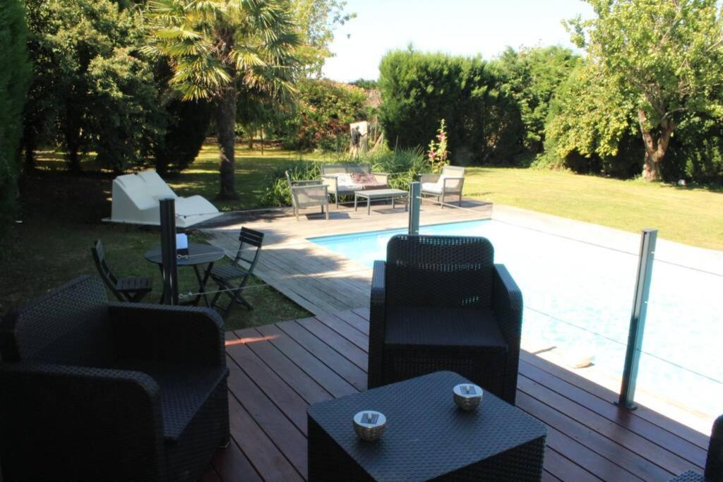 Entre Piscine et Mer - Housity