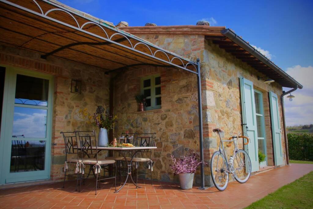La Casina della Quercia, Your Tuscan Oak Tree House - Housity