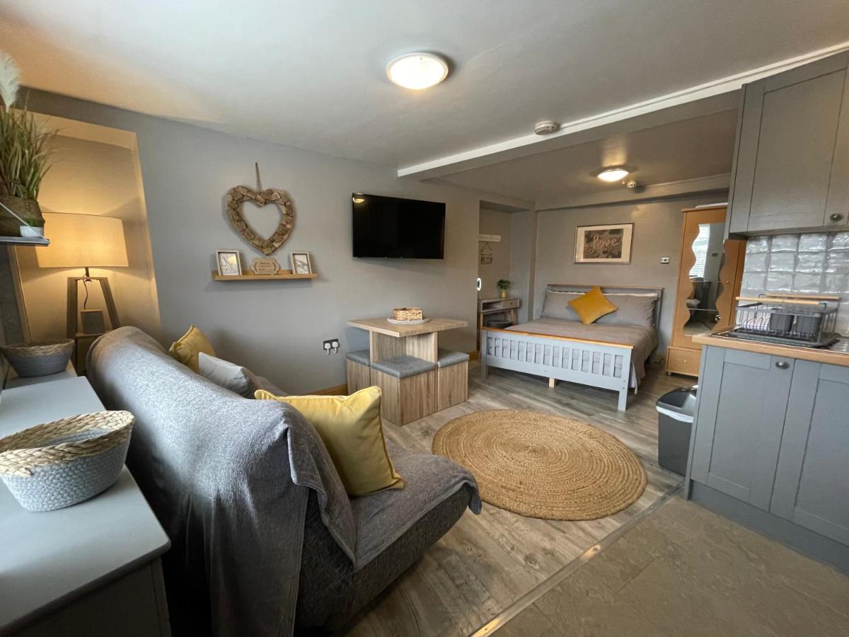Westend Holiday Let 1 Brecon - Housity