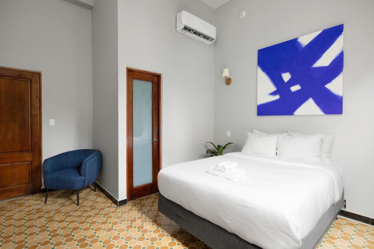 EL Colonial Open Bar Adults Only - Housity