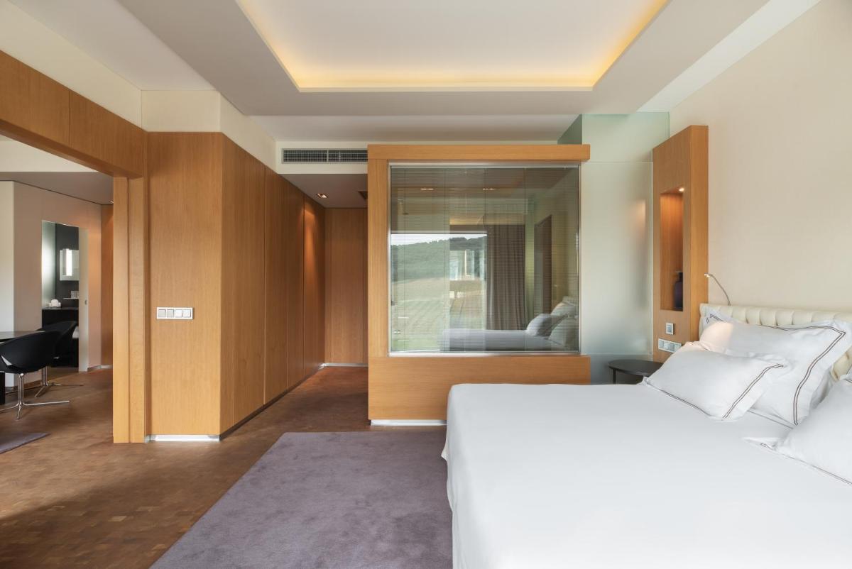 Cama o camas de una habitación en Valbusenda Hotel Bodega & Spa