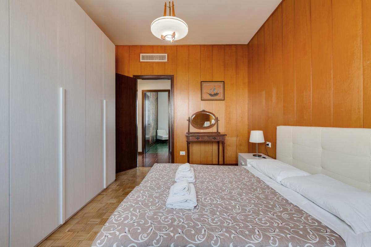 Terrace Skyline Milano Apartment - Housity