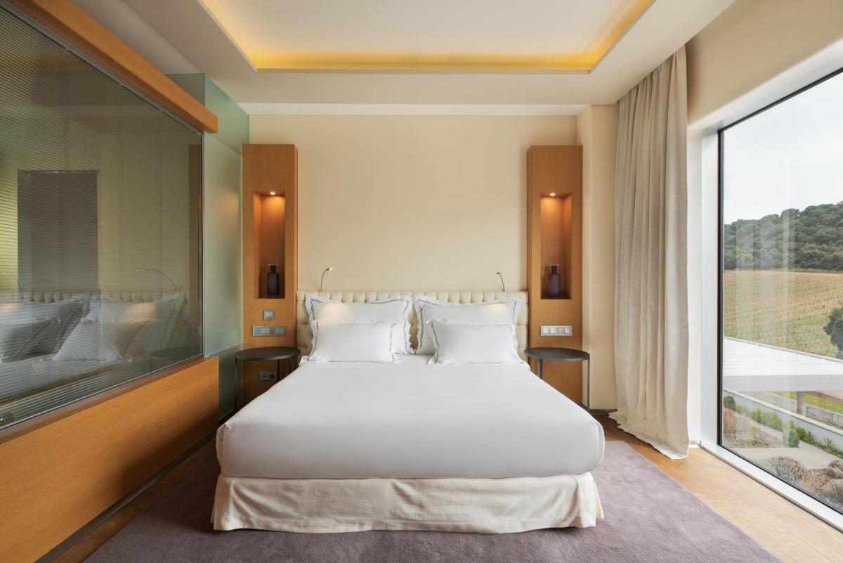 Cama o camas de una habitación en Valbusenda Hotel Bodega & Spa