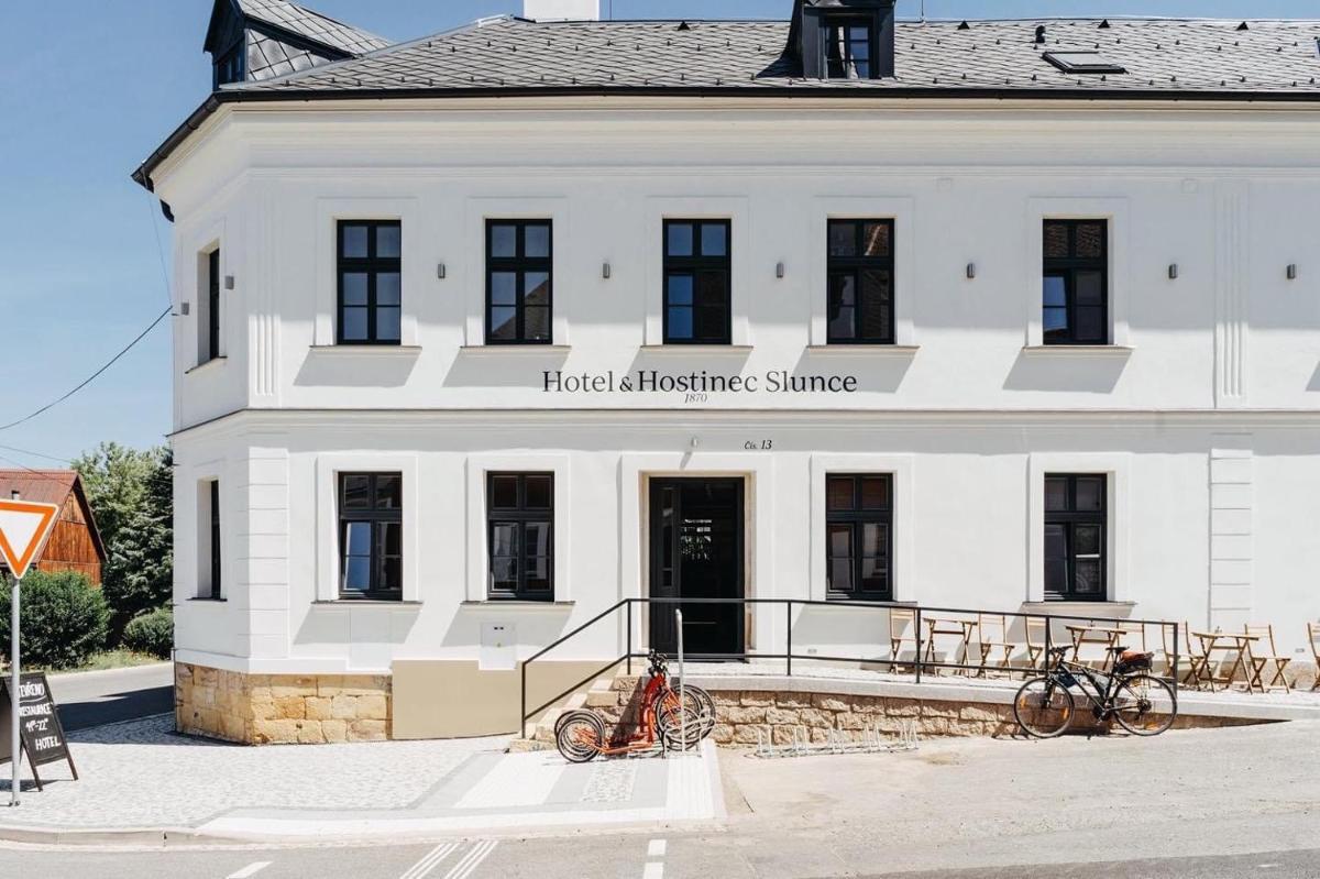 Hotel a Hostinec Slunce - Housity