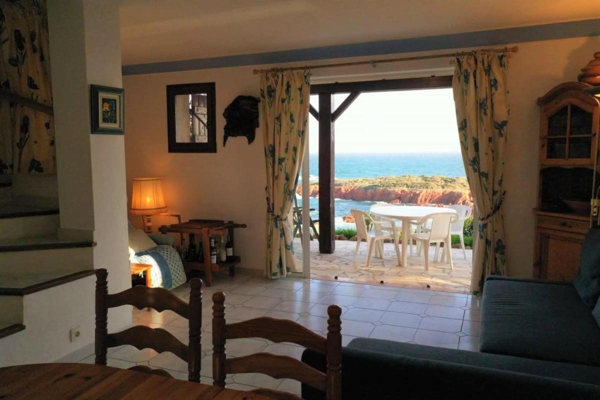 Waterfront House With Sea View - Housity