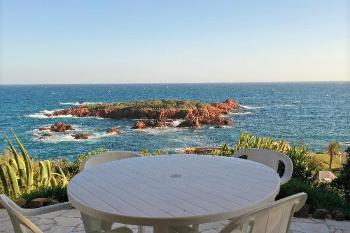 Waterfront House With Sea View - Housity
