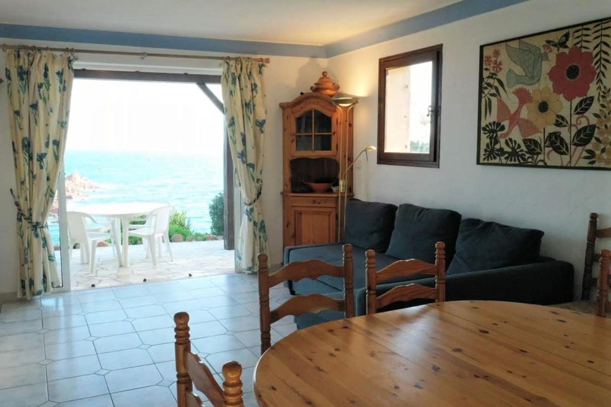 Waterfront House With Sea View - Housity