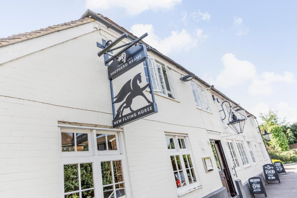 New Flying Horse Inn - Housity
