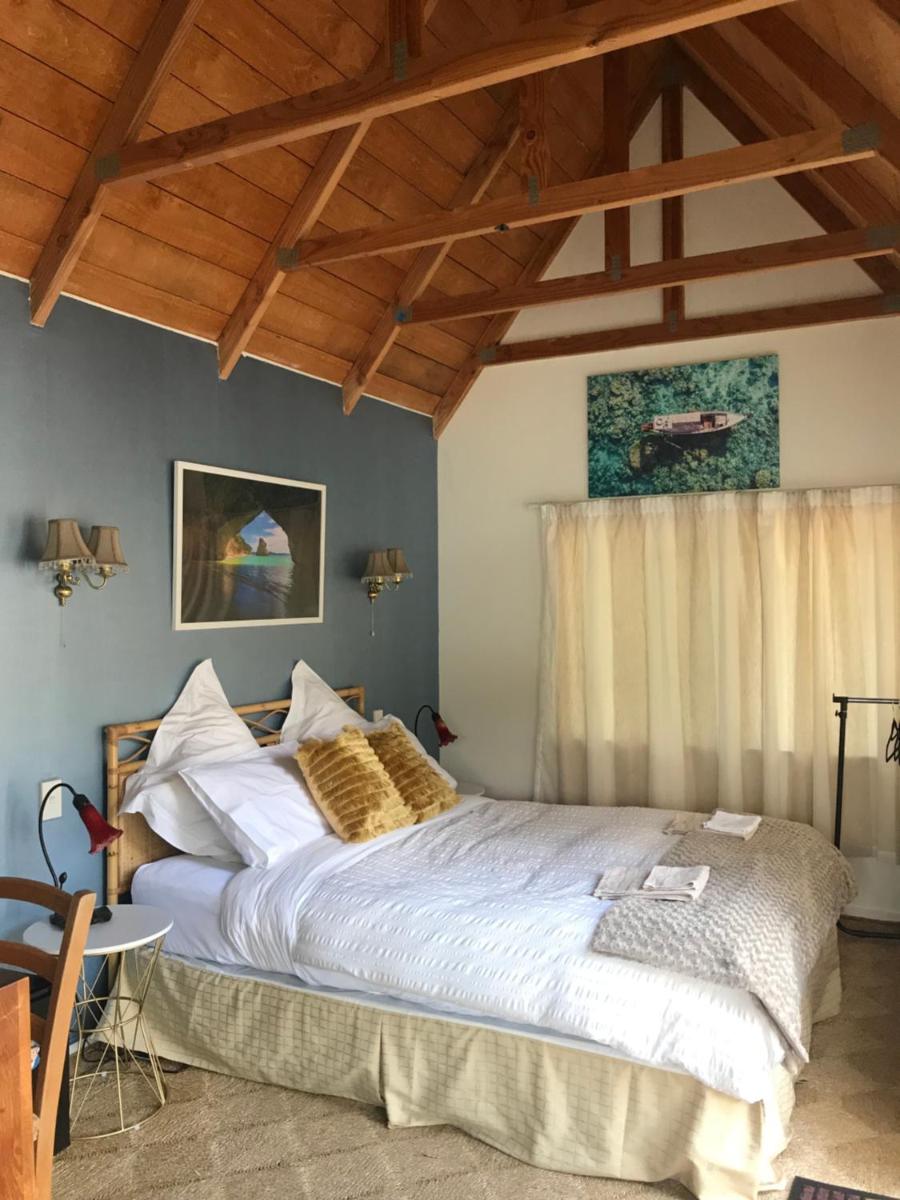 Waterfront Bed and Breakfast - Housity