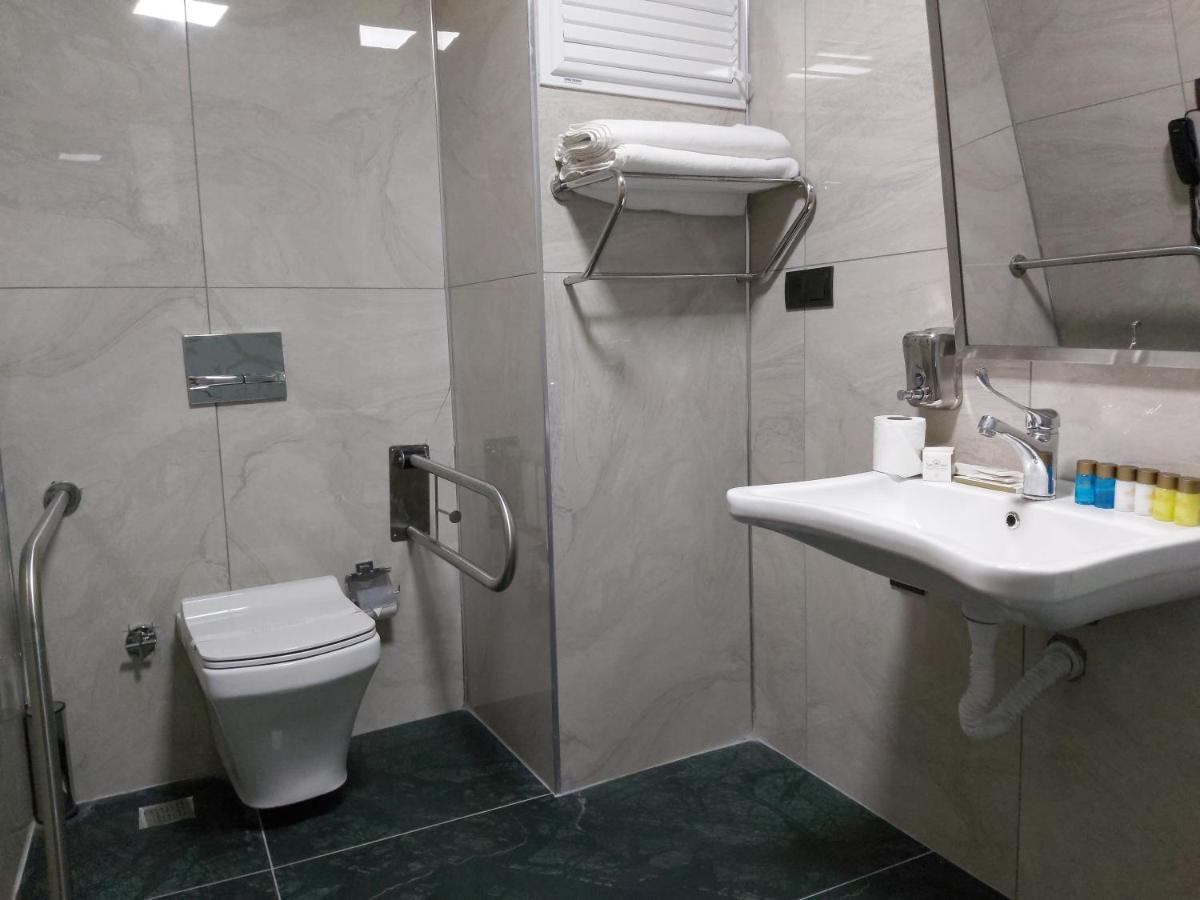 RUA WORLD HOTEL - Housity