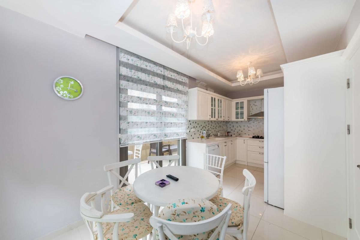 Villa Gunes 2 Icmeler Daily Weekly Rentals - Housity