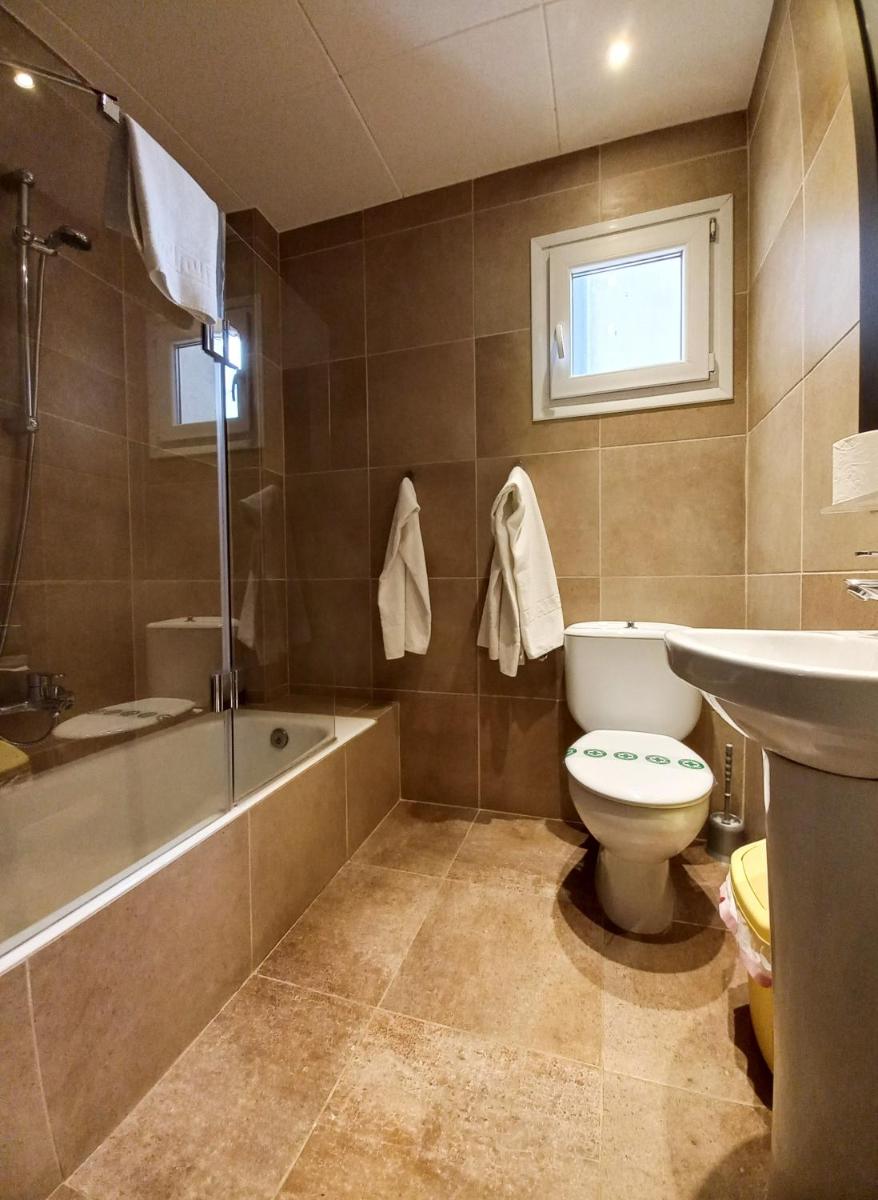 Hotel Alegret - Housity