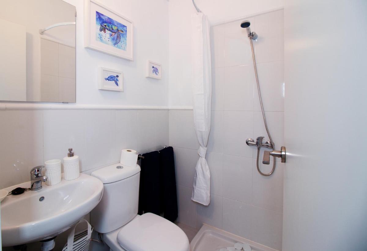 Los Angeles 3 Bed Apartment with Pool - Housity