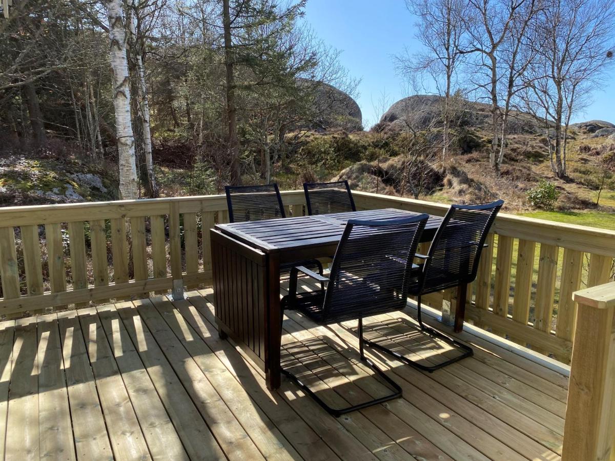 Stuga i naturskönt område på västra Tjörn - Housity