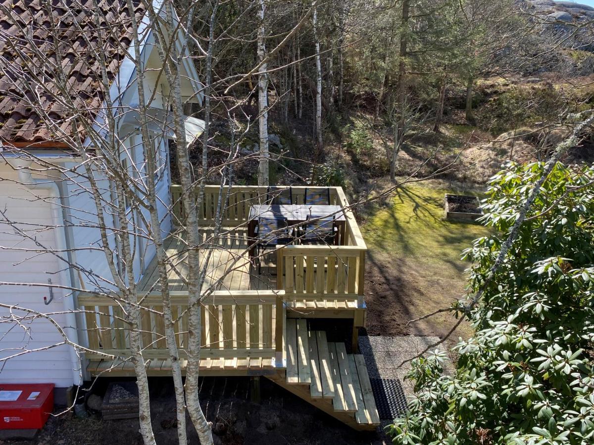Stuga i naturskönt område på västra Tjörn - Housity
