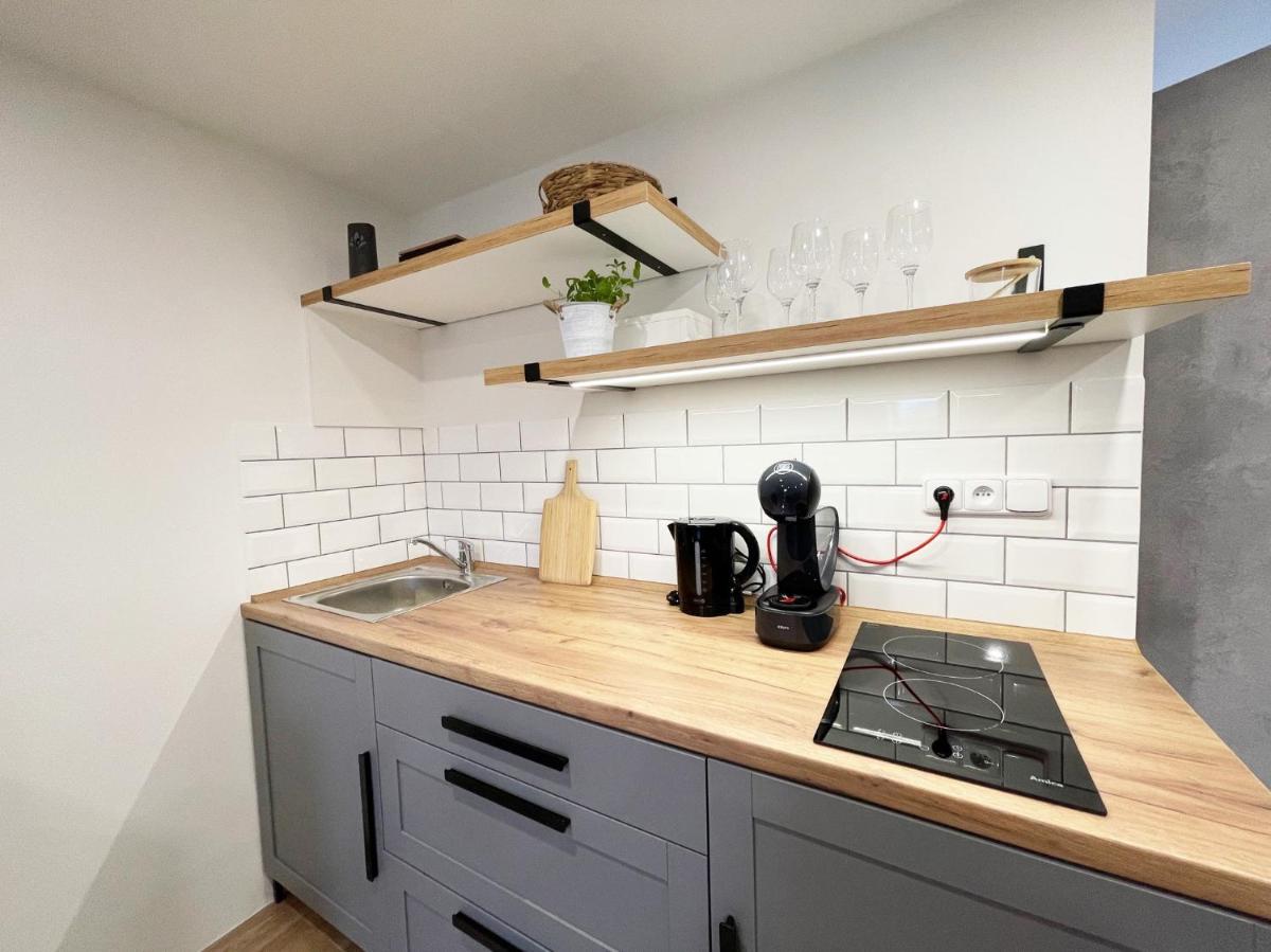 U Tří pecek - Malenice - Housity