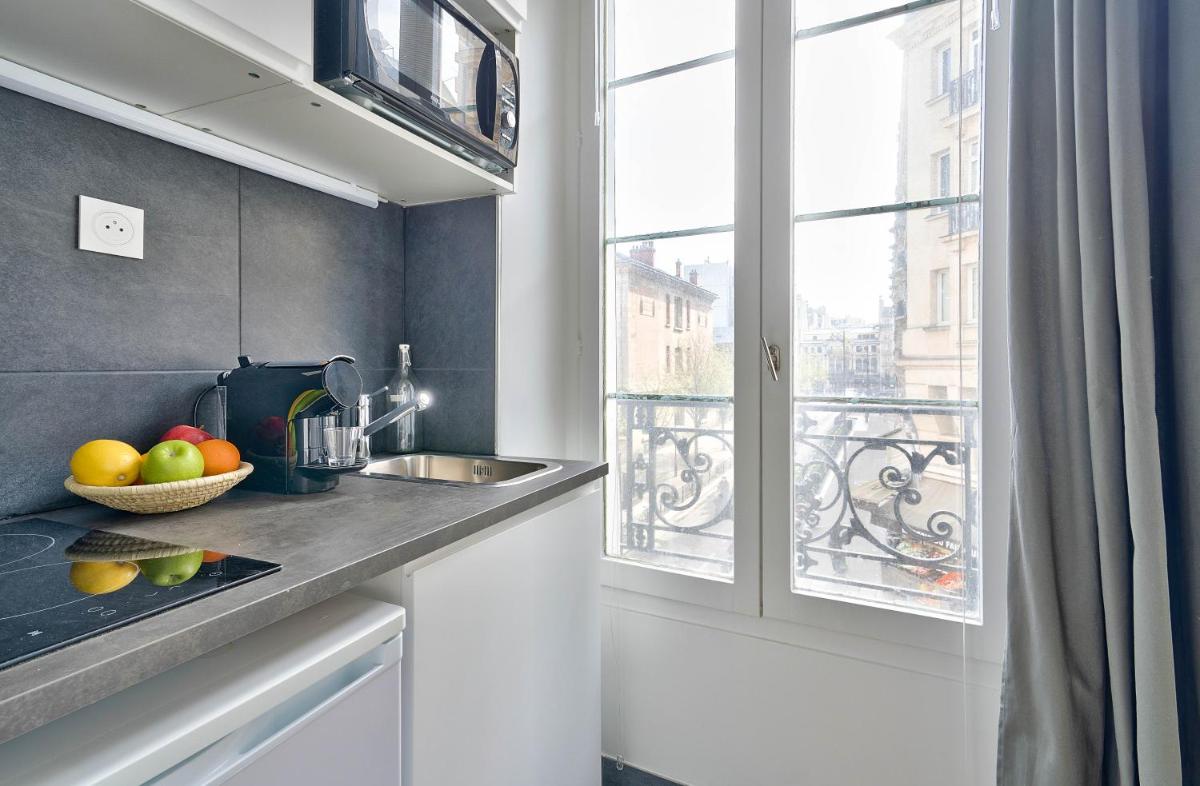 Pretty Mezzanine Studio in the Heart of Paris (2F) - Housity