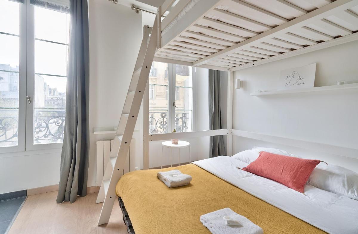 Pretty Mezzanine Studio in the Heart of Paris (2F) - Housity