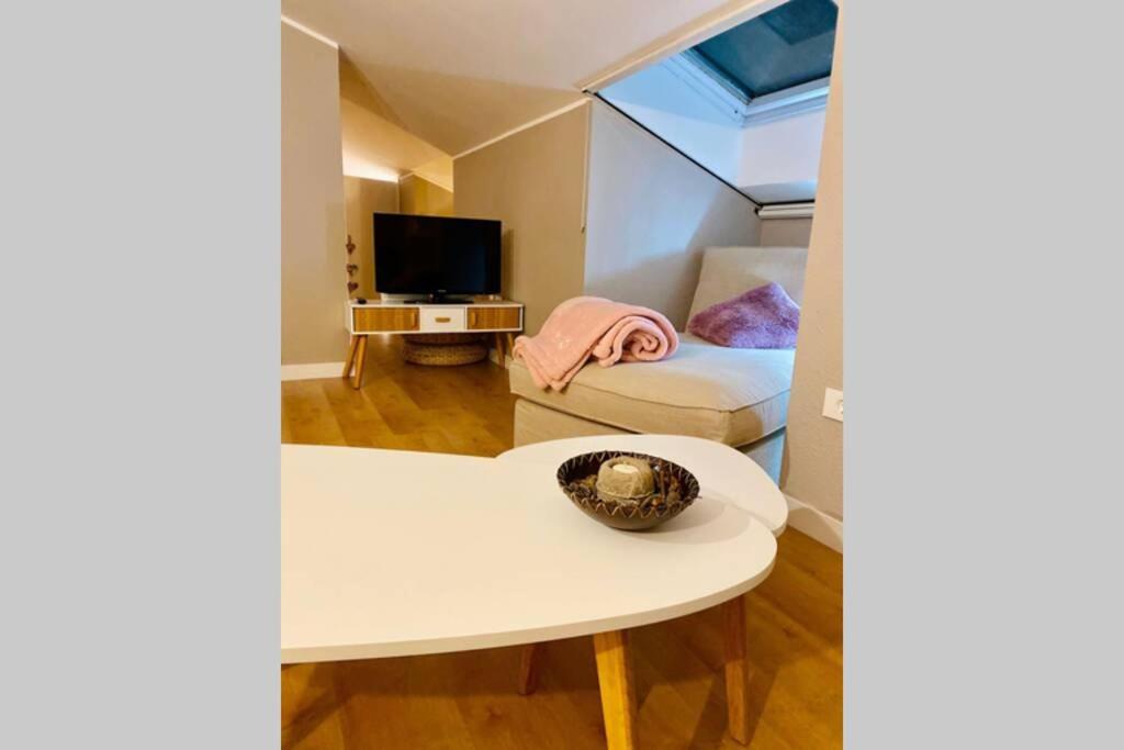 Mi Pequeña Buhardilla - Housity