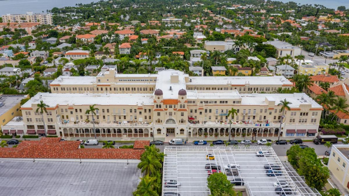 Palm Beach Island Condominiums - Housity