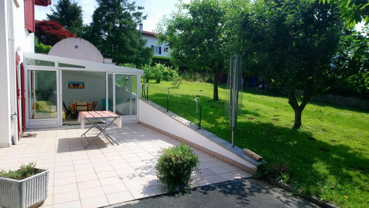 Appartement en rez de chaussee de maison - Housity