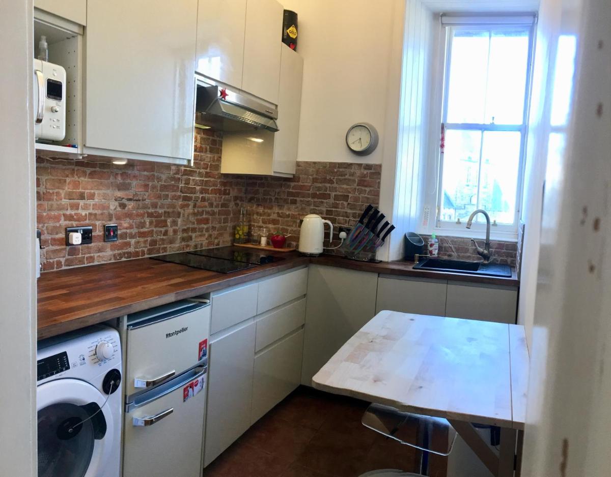 Good Times Edinburgh Elm Row City Centre Apartment - Housity