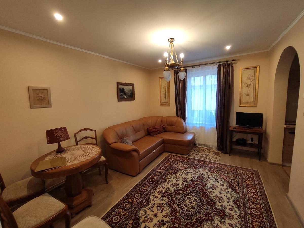 Dom pod Zegarem - Hizvo