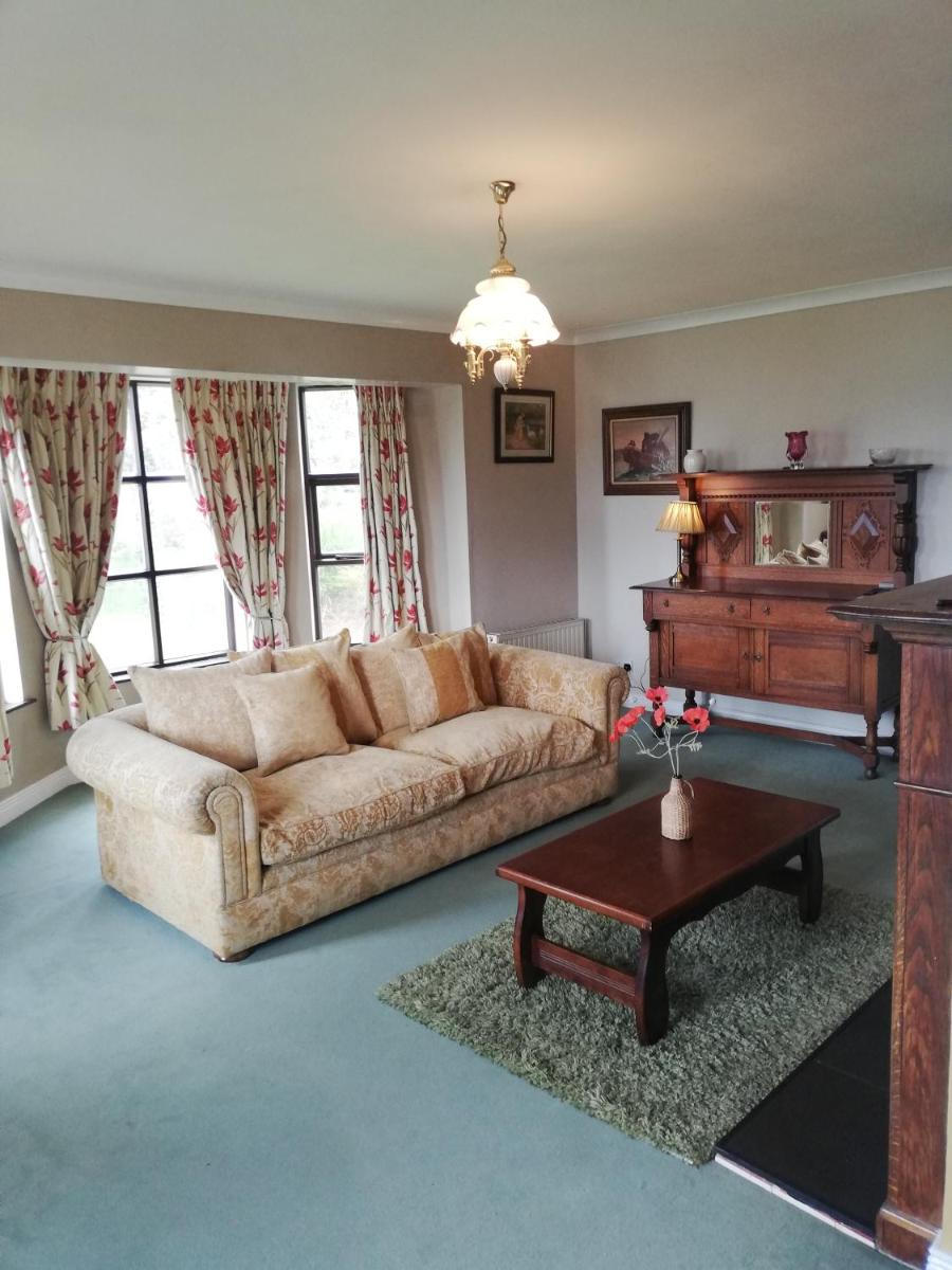 Beach View in Fahan on the Wild Atlantic Way - Housity