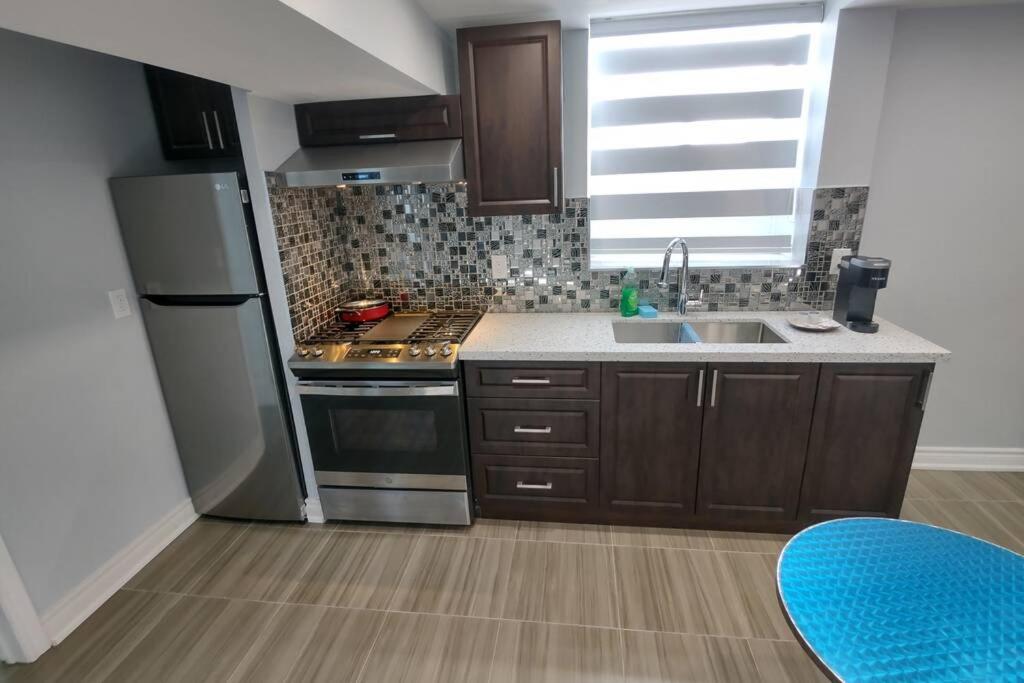 Prestige Accommodation Self-contained 2 Bedrooms Suite - Housity
