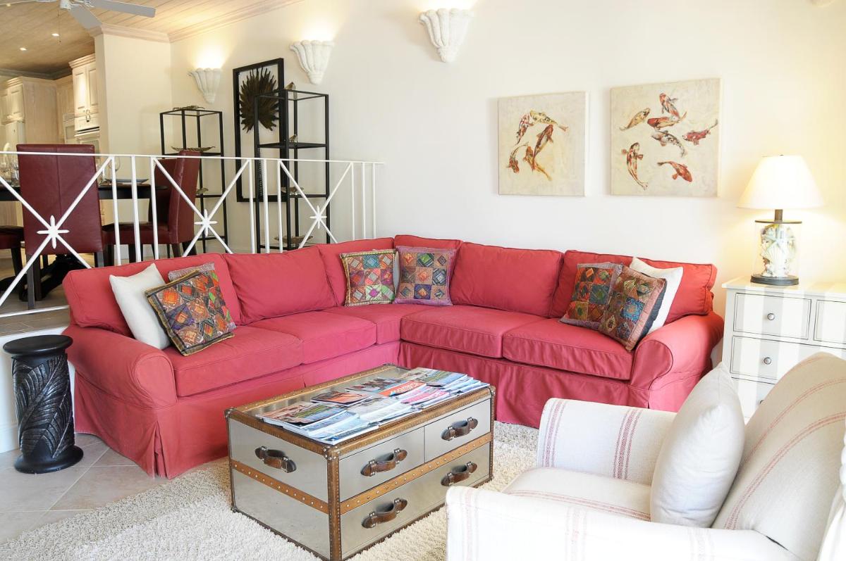 Room in House - This beautifully decorated 3 Bedroom 3 bathroom Duplex Villa - Housity