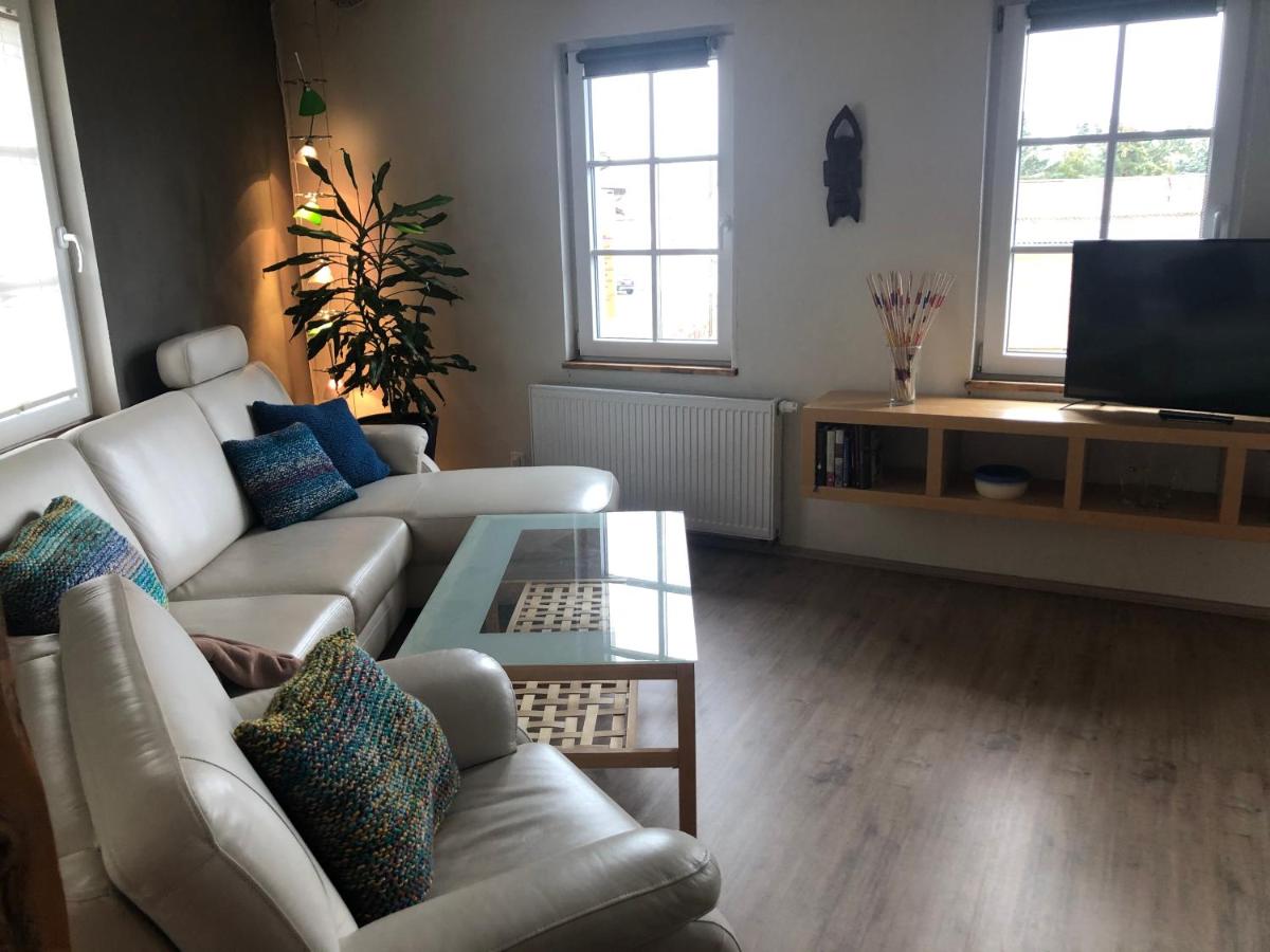 Haus 1813 - Housity