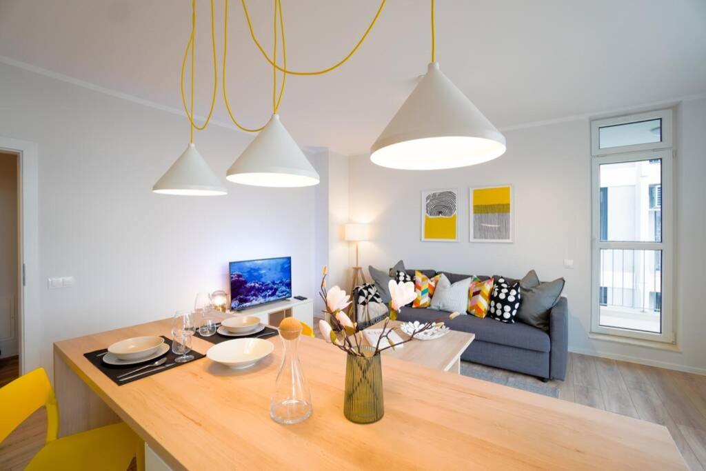 Scandinavian Airy APT in Business Area & Airport - Housity