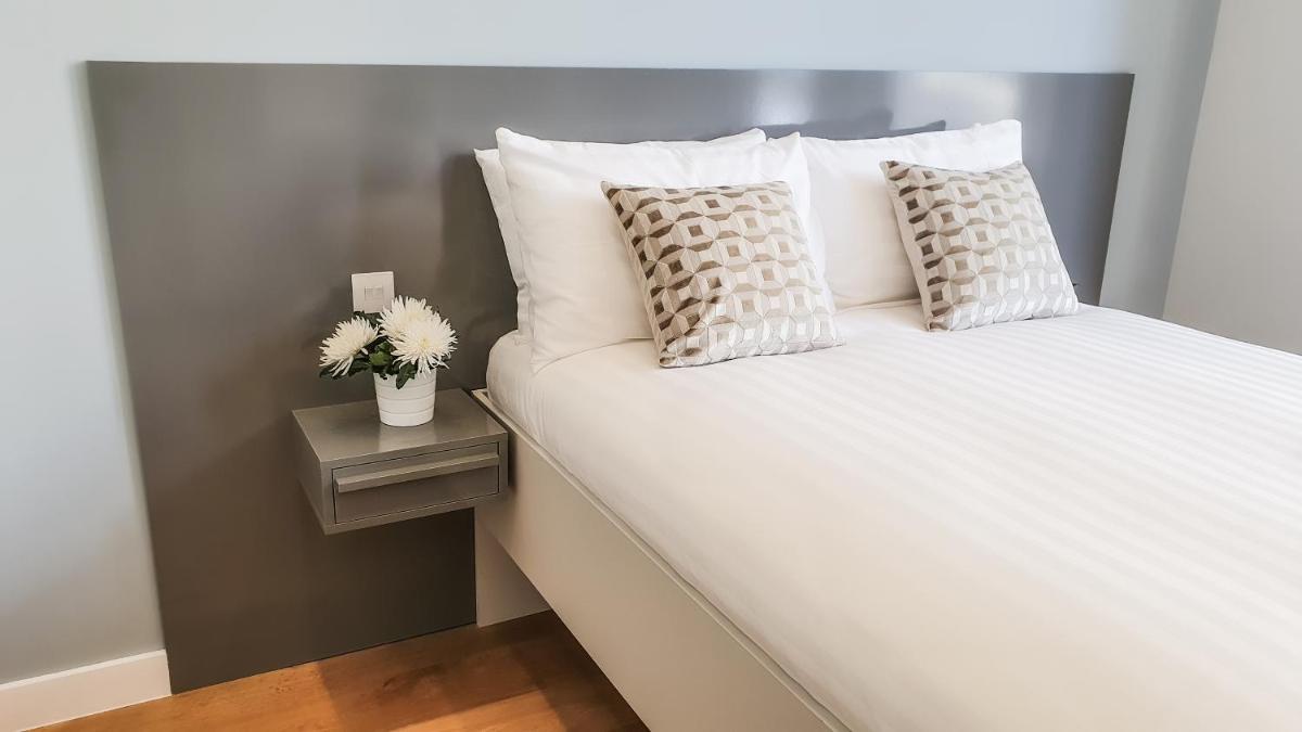 Cromwell Serviced Apartments - Housity