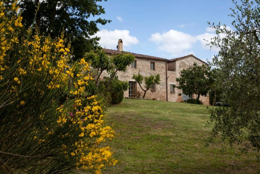 Il Tribbio vicino al paese piscina,oliveto,WiFi - Housity