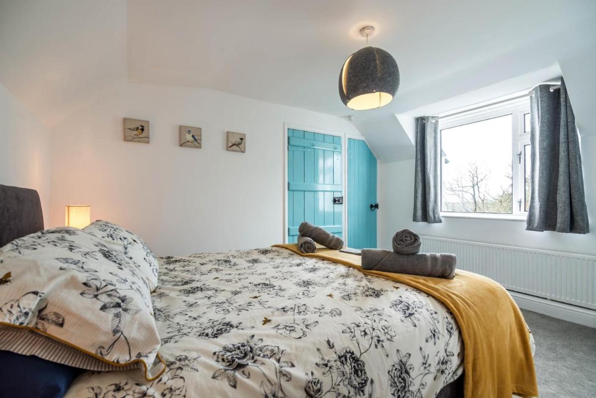 Woodpecker Cottage - Sheepswalk Farm - 2 Bedroom Cottage - Stepaside - Housity