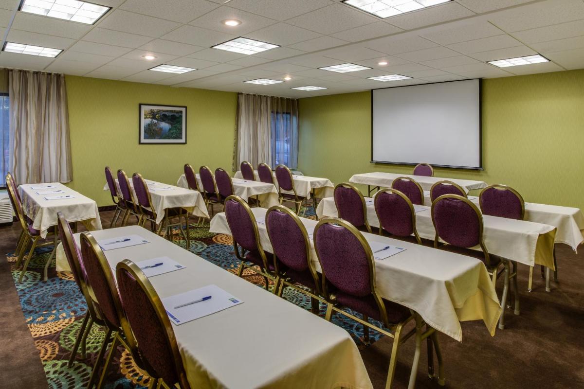Holiday Inn Express Hunt Valley, an IHG Hotel - Housity
