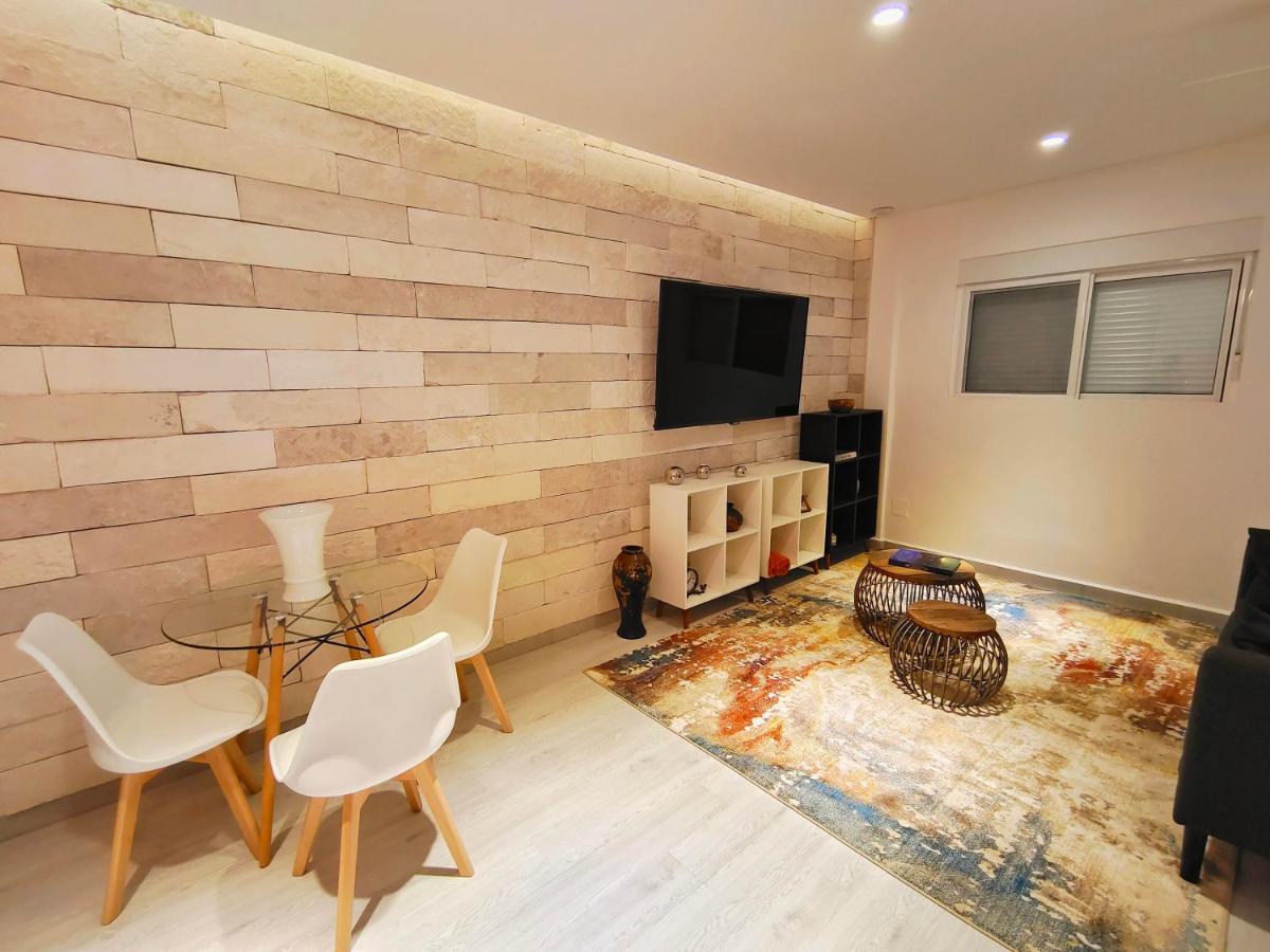 1st Luxury Warehouse - Housity
