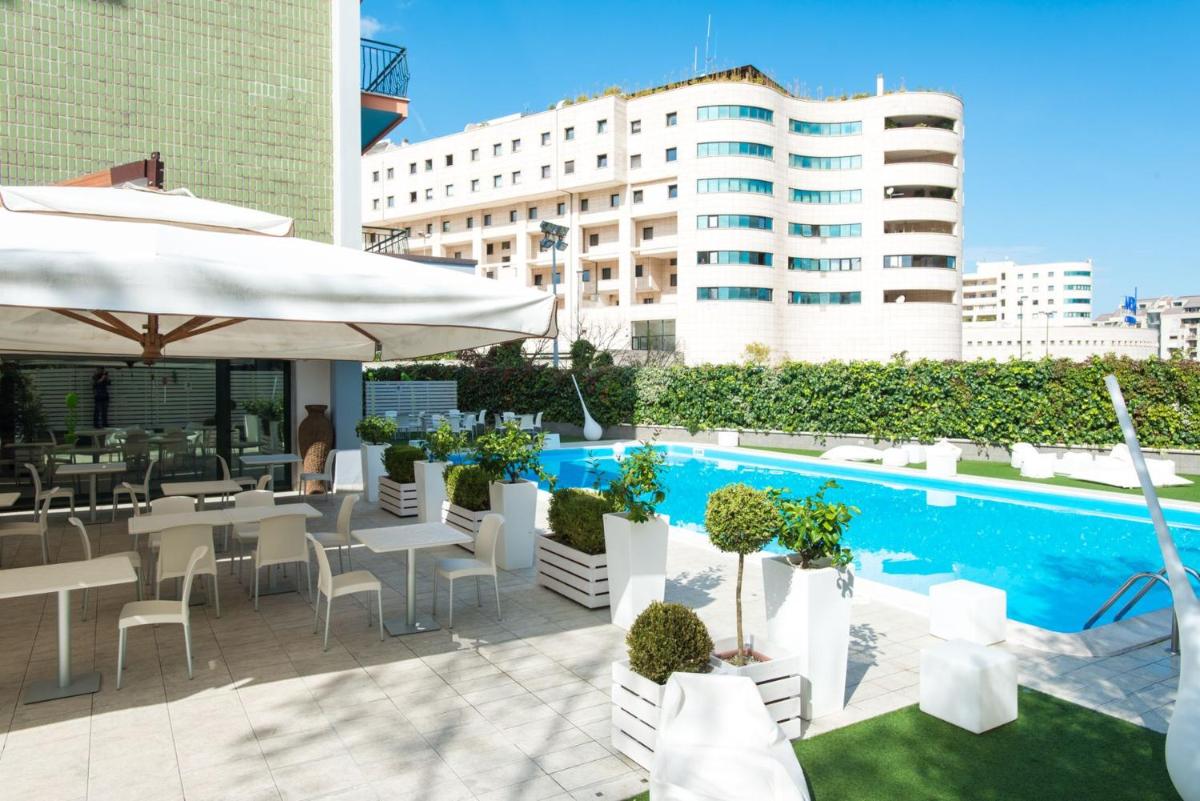 Hotel Europa - Housity