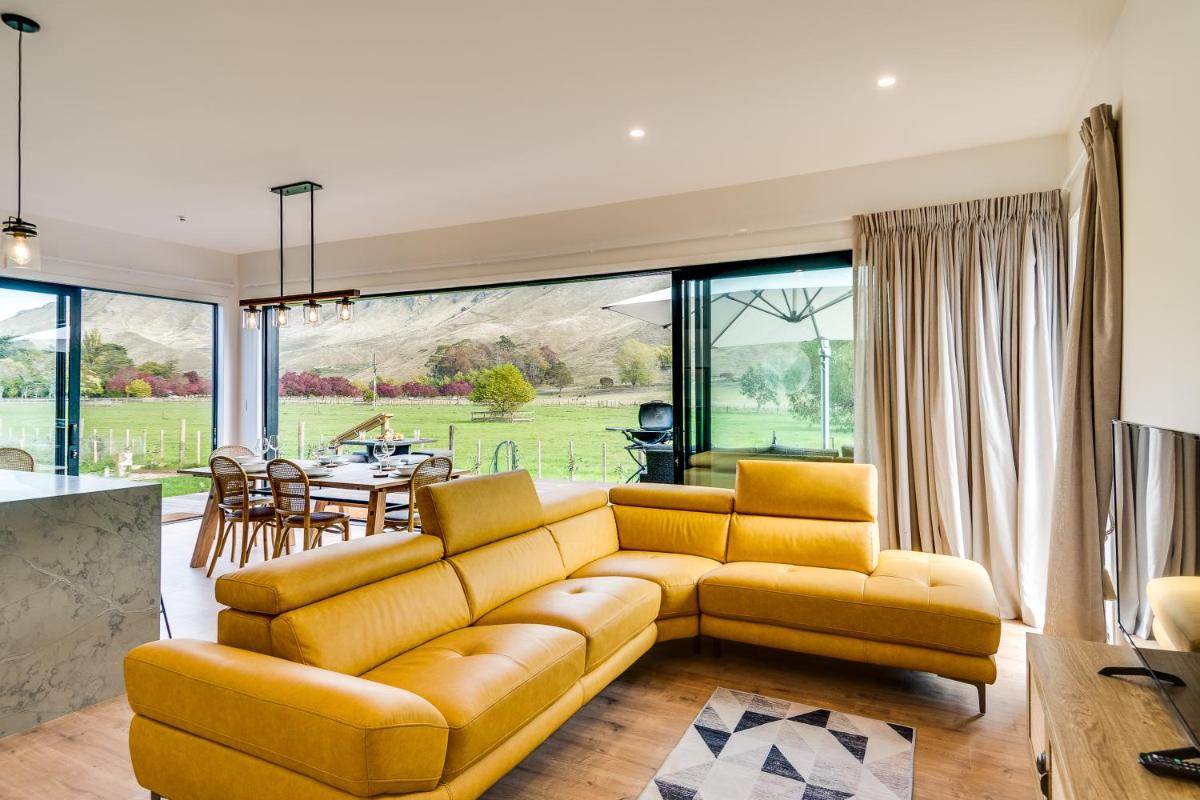 River Range Cottage - Havelock North Holiday Home - Housity