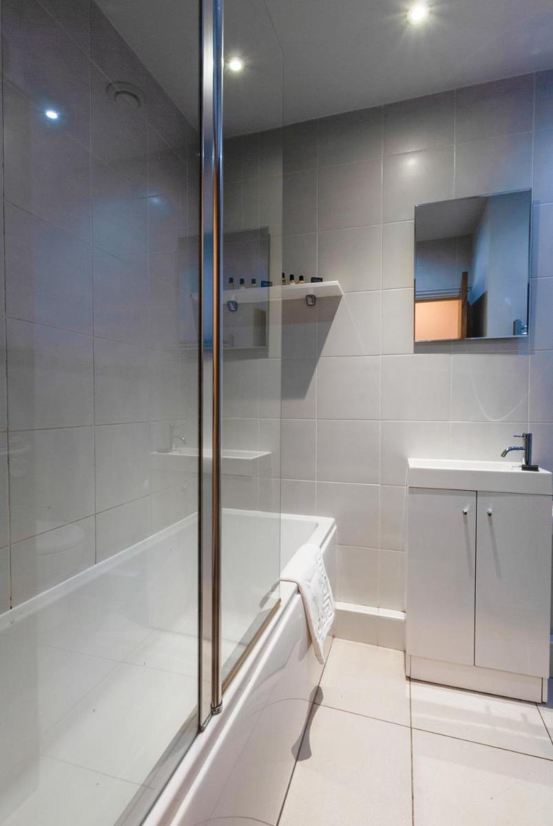 Base Serviced Apartments - City Road - Housity