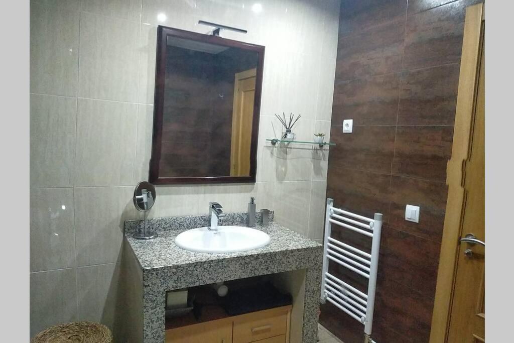 Apartamento para 5 personas frente al mar con piscina y parking - Housity