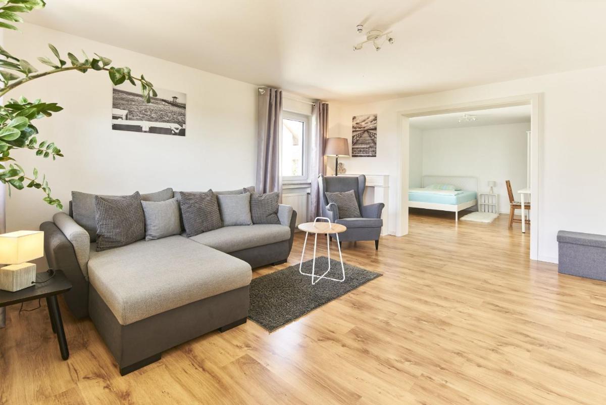 City Apartment Hasenheide - Wohnung mit 3 Schlafzimmern und Balkon mit Landschaftsblick - Housity