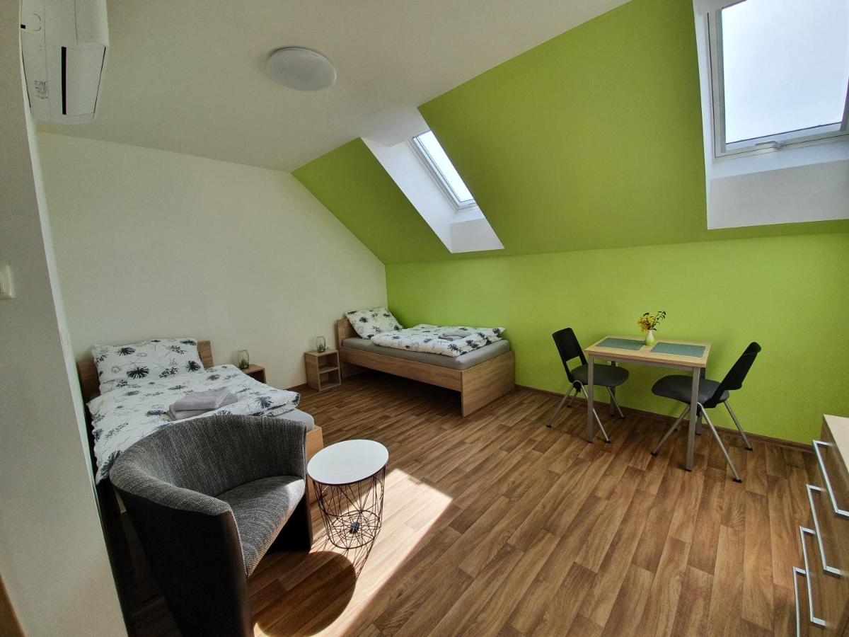 Penzion Amalka Dobříkov - Housity