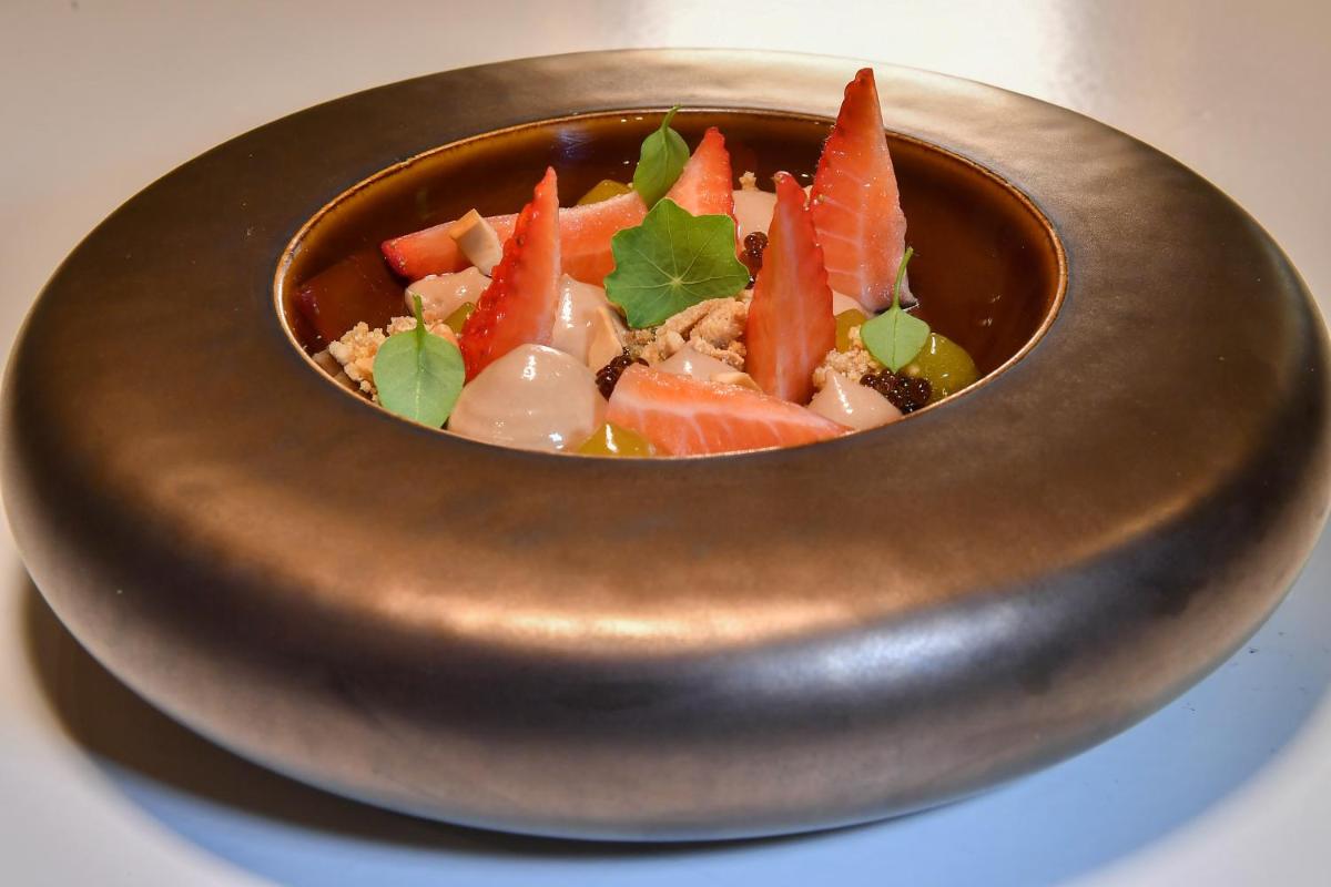 Comida en o cerca de este hotel