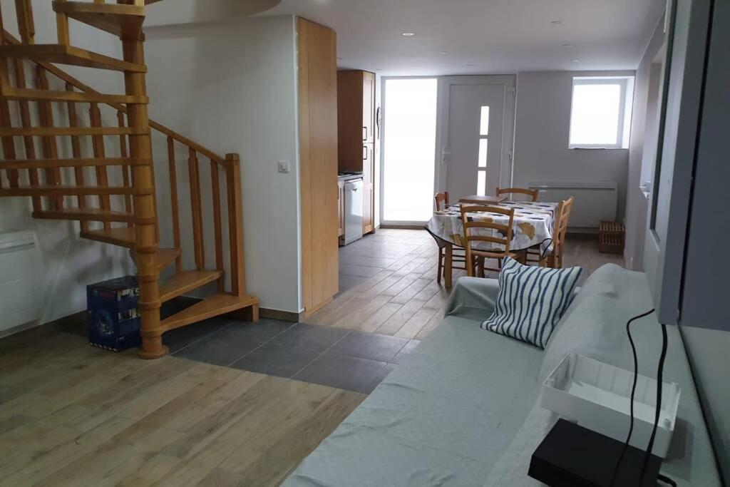 Jolie maison de centre-ville: Le Tournesac - Housity