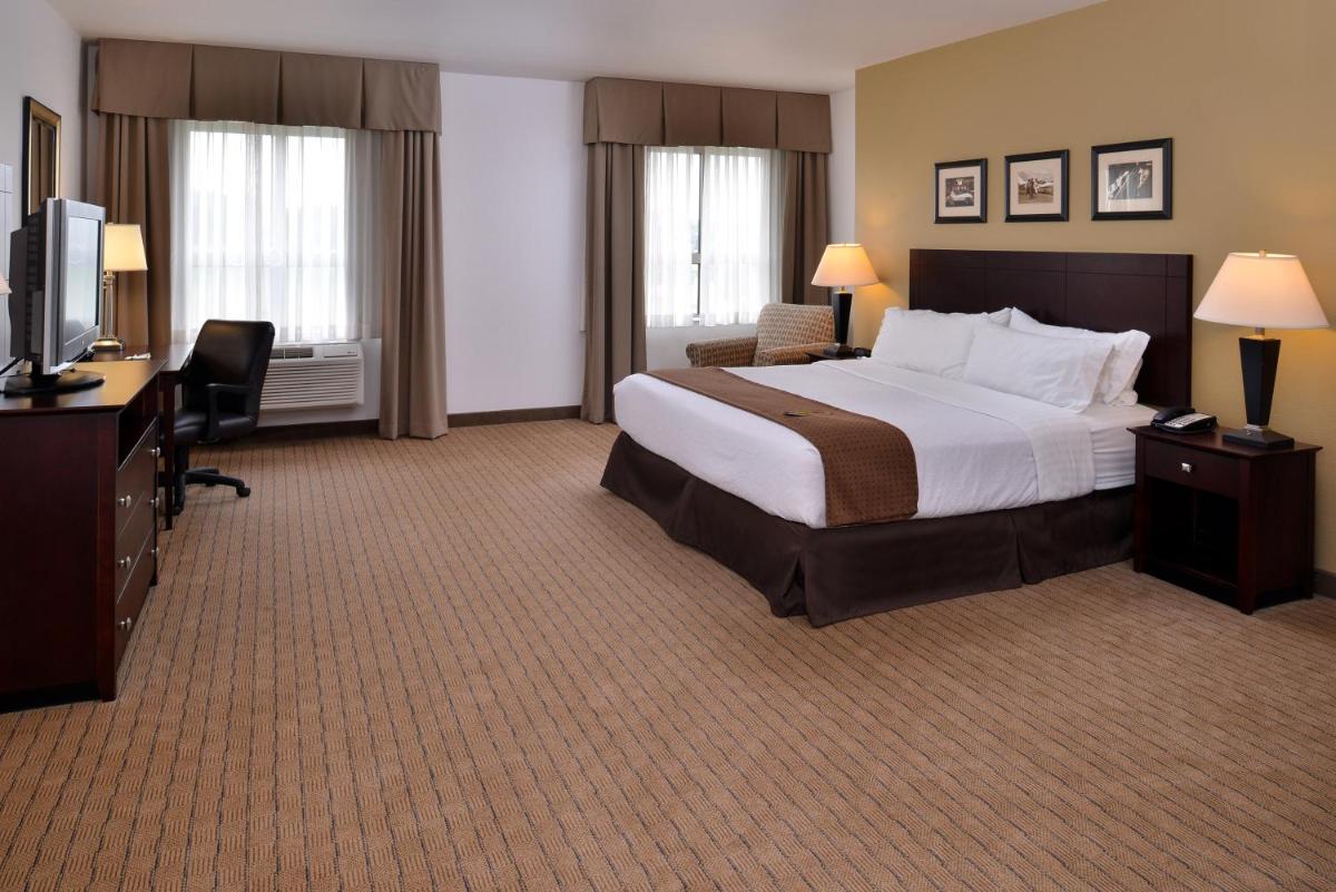 Holiday Inn Madison at The American Center, an IHG Hotel - Hizvo