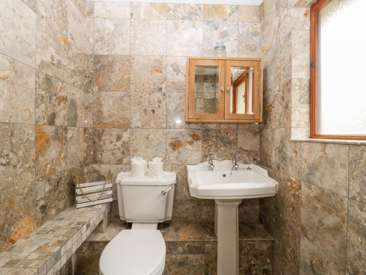 Walnut Cottage - Housity