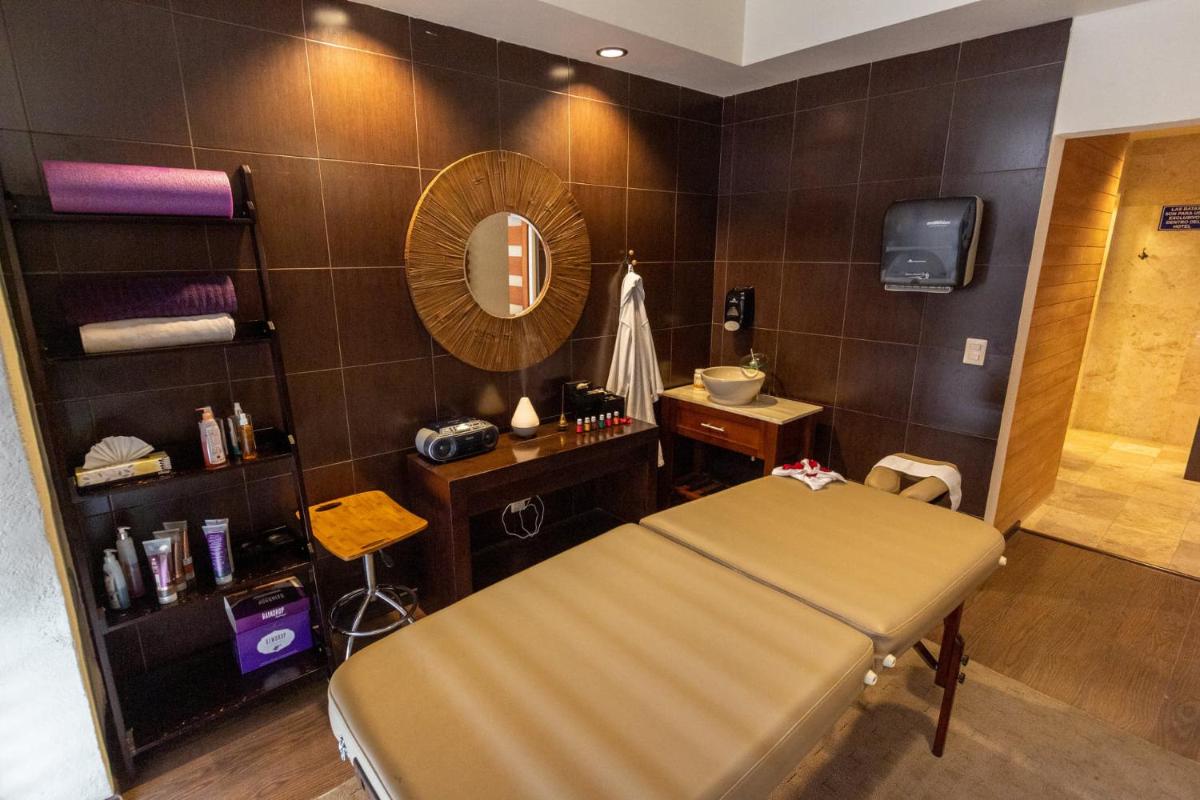 Hotel San Carlos Tequisquiapan - Housity