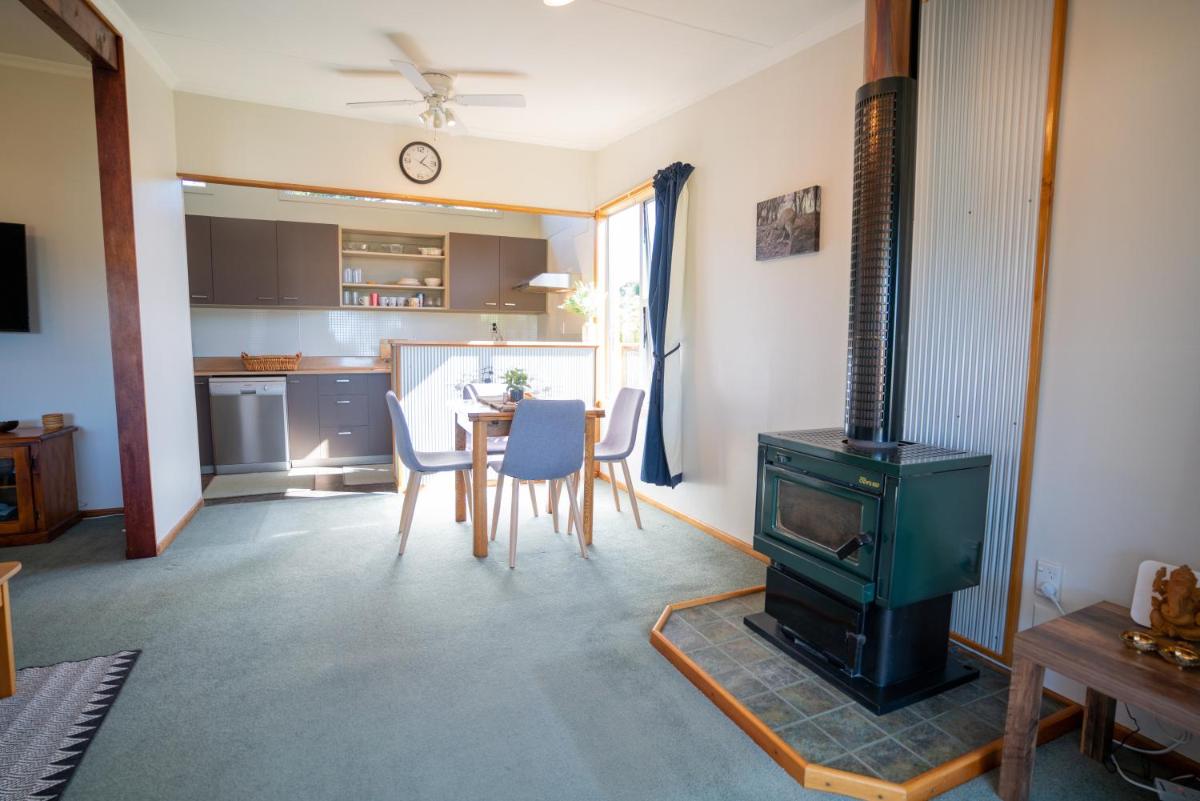 Dee's on Bligh - Te Anau Holiday Home - Housity